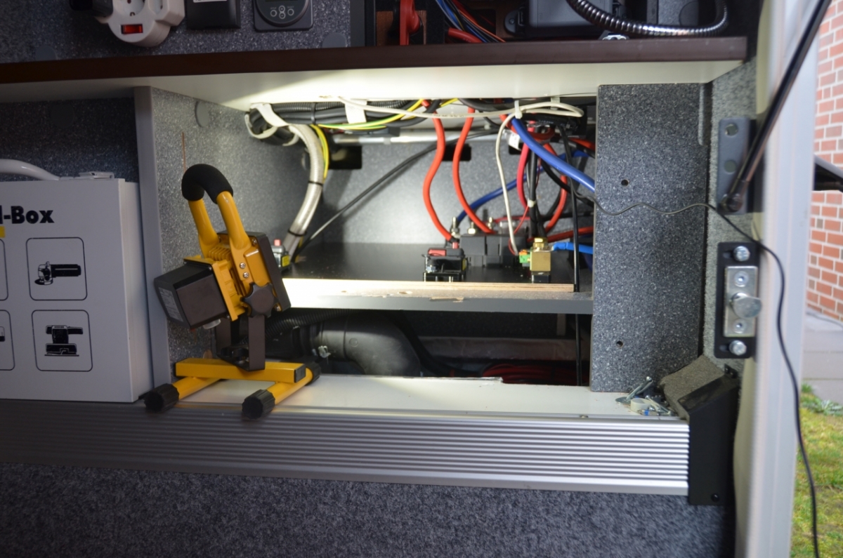 Das Batteriefach im Rohzustand