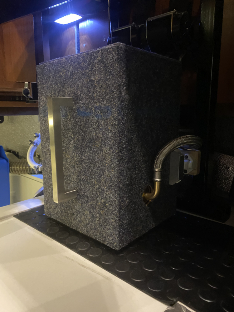 Wasserpumpe gekapselt