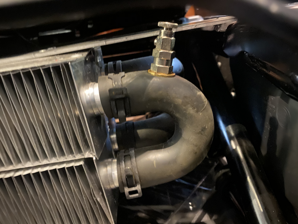 7DAD9859-A0DE-4186-B58C-00A20BC9BECF