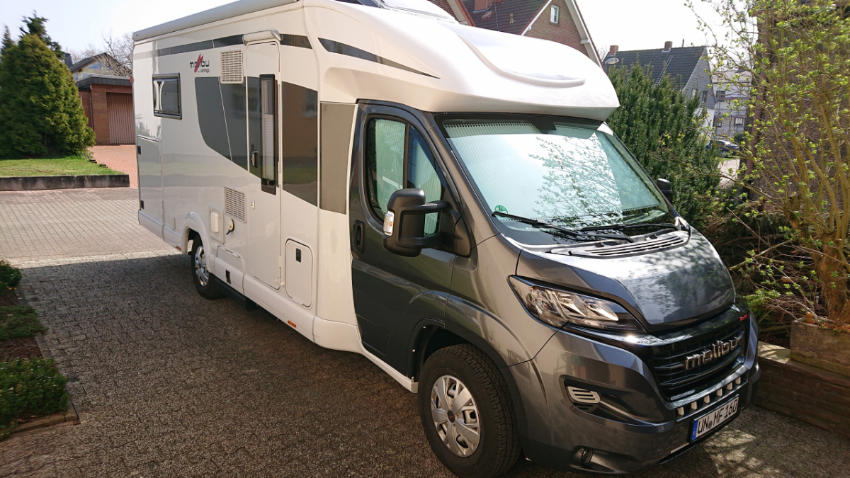 Nun mit Folierter Nase