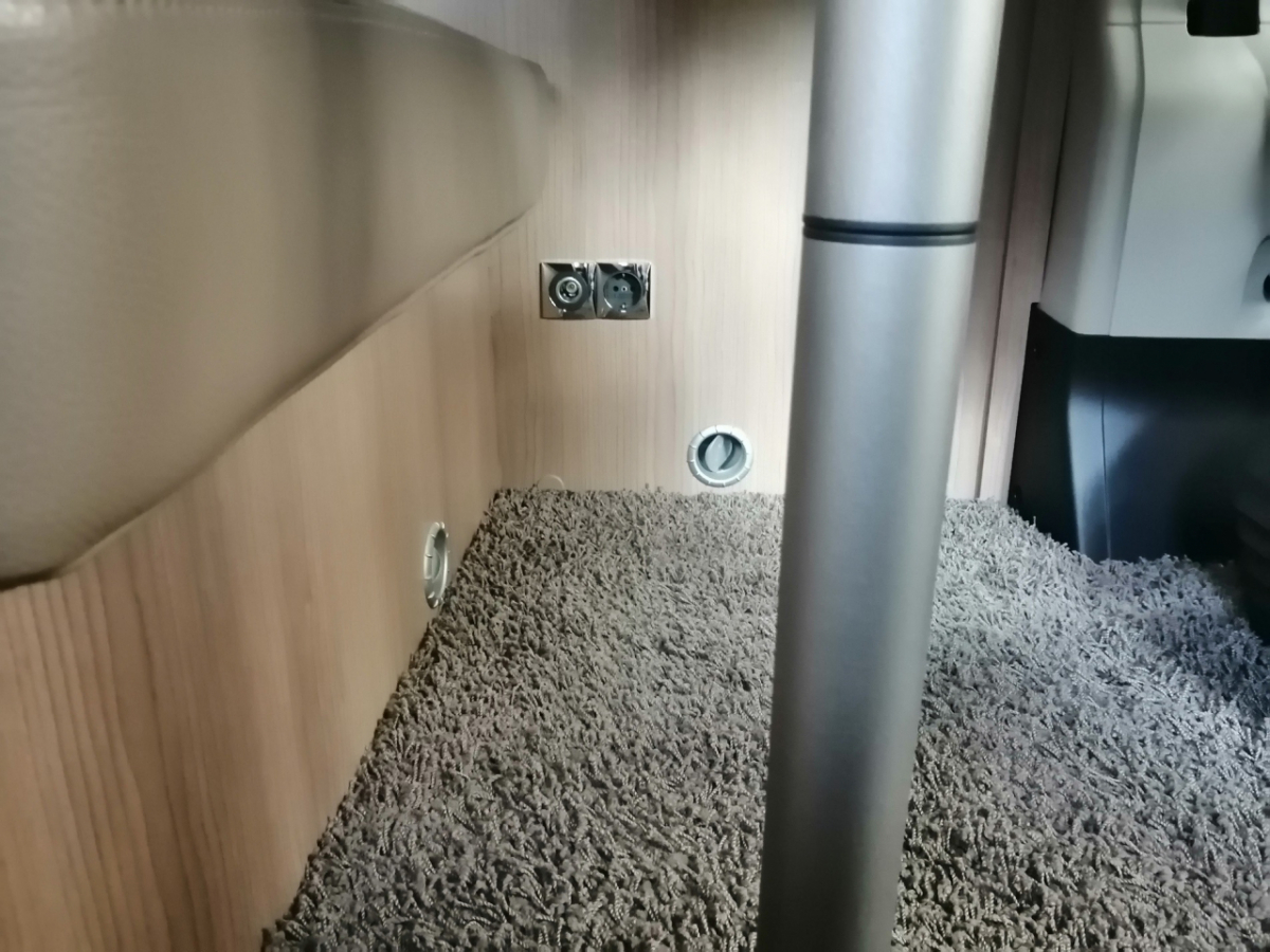 12V-Steckdose Sitzbank