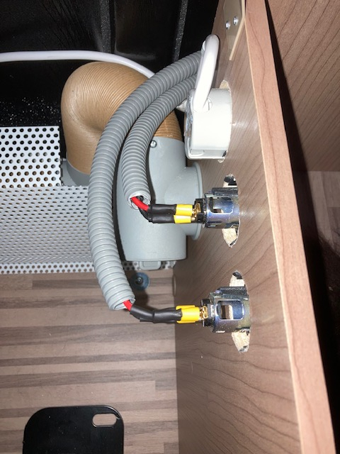 12V-Steckdosen Dinette innen