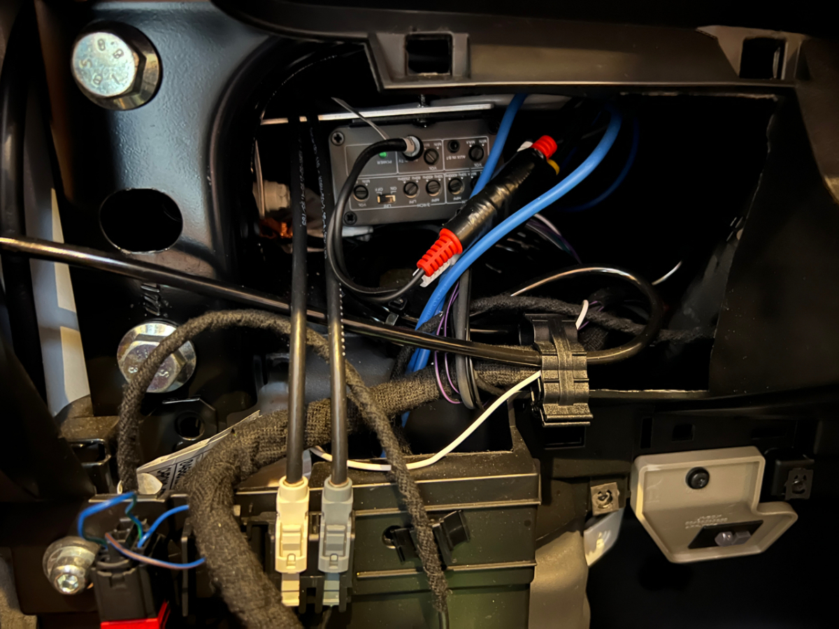 Amplifier V40 Location