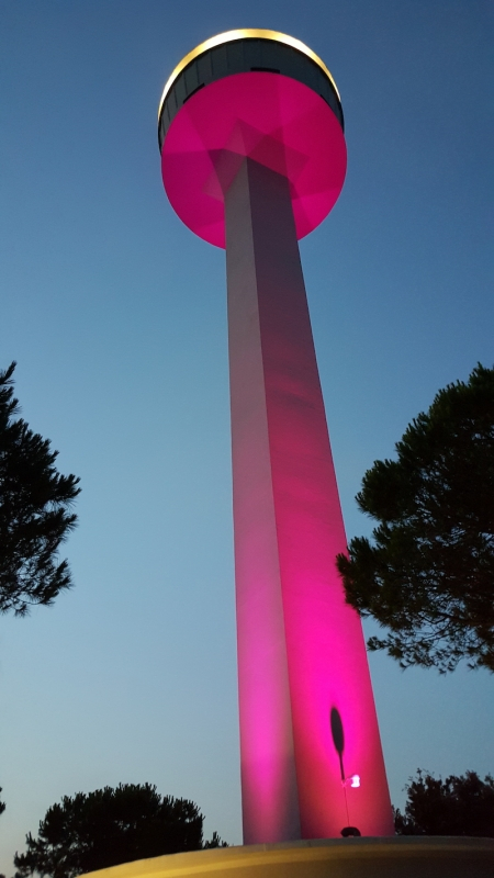Wasserturm bei Nacht